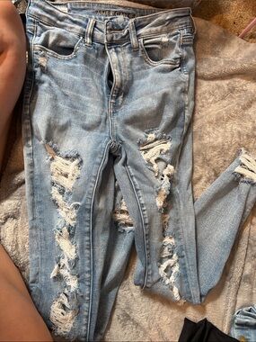 American Eagle Outfitters Light Wash Distressed Skinny Jeans